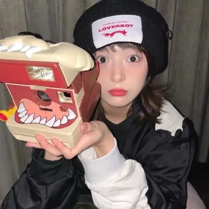 玻璃牢房
